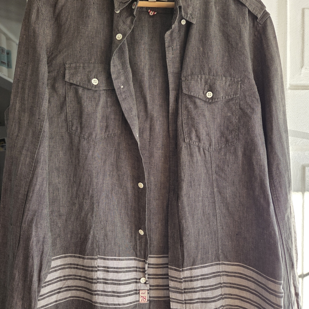Banana Republic Gray Casual Button Down Shirt